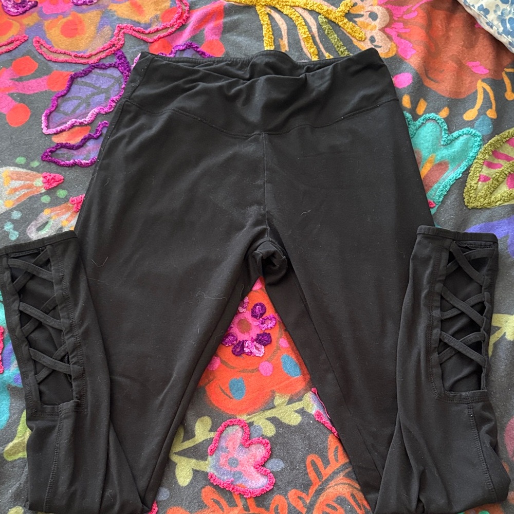 T.J.Maxx Black Leggings with Side Cutouts